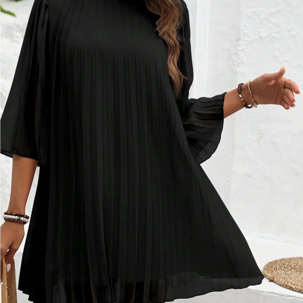 SHEIN Black Long Sleeve Pleated Dress